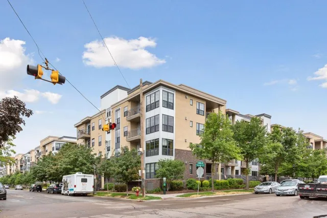 $1,695 | 2565 Franklin Avenue, Unit 213, St. Paul, MN 55114