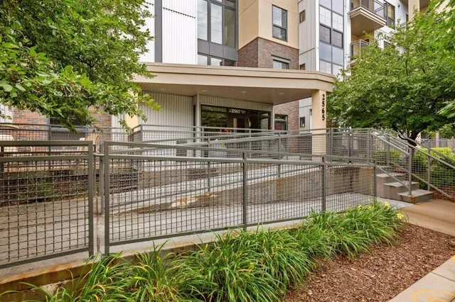 $1,695 | 2565 Franklin Avenue, Unit 213, St. Paul, MN 55114