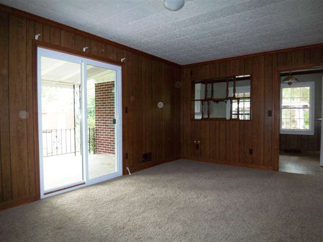 201 North Watson Road Taylors, SC 29687 - Photo 8 of 15 Gallery Image 8