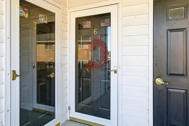 $264,500 | W241N2507 East Parkway Meadow Circle, Unit 6, Pewaukee, WI 53072