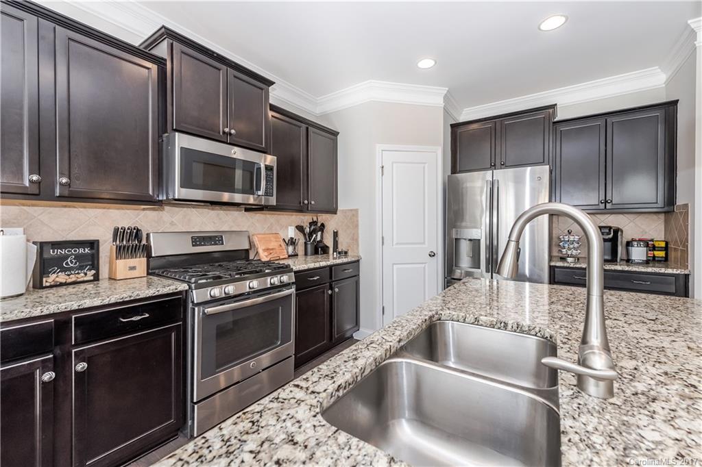 8347 Dallas Bay Road, Unit 231 Charlotte, NC 28278 - Photo 7 of 23 Gallery Image 7