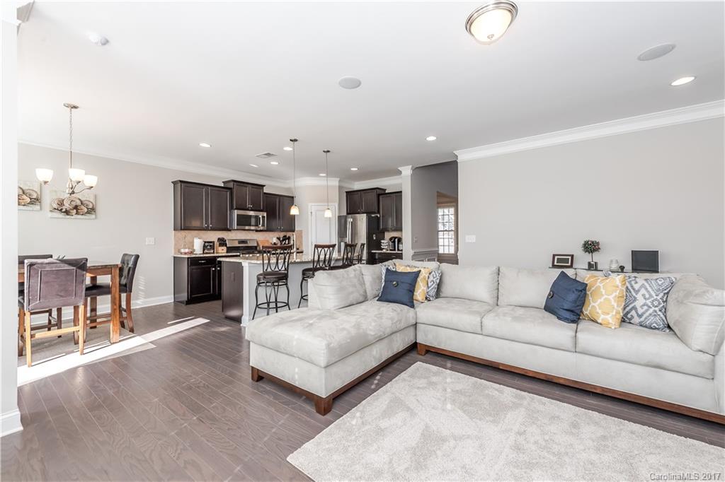8347 Dallas Bay Road, Unit 231 Charlotte, NC 28278 - Photo 10 of 23 Gallery Image 10