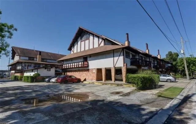 $1,300 | 2305 Cleary Avenue, Unit 224, Metairie, LA 70001