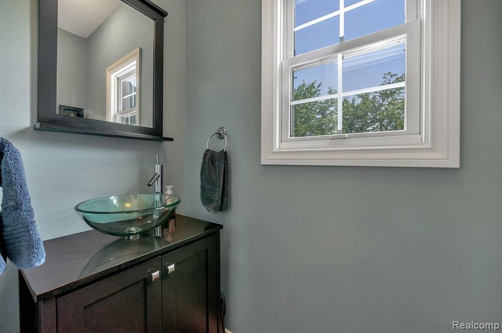 1039 East Davis Road Howell, MI 48843 - Photo 19 of 41