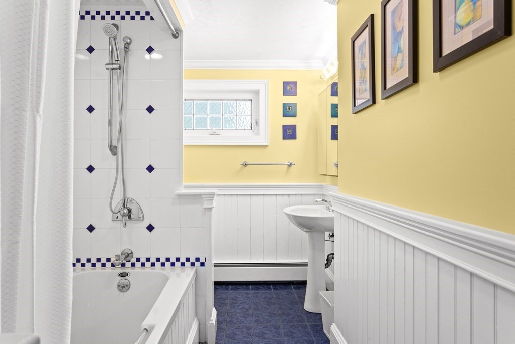 14 Roberta Road Sharon, MA 02067 - Photo 14 of 35 Gallery Image 14
