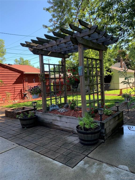 8025 Pelham Road Allen Park, MI 48101 - Photo 26 of 34