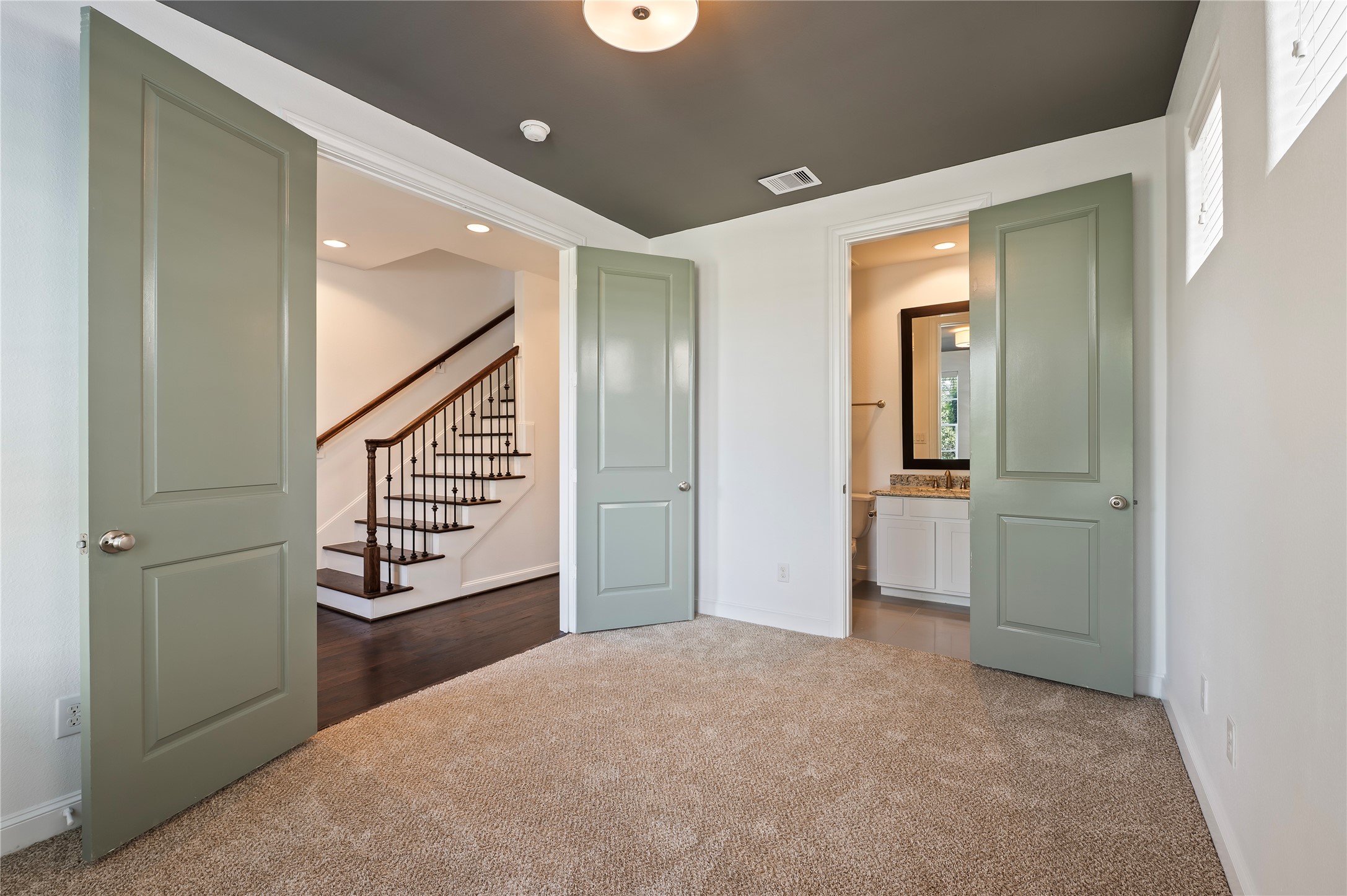 9674 Knight Road Houston, TX 77045 - Photo 8 of 42