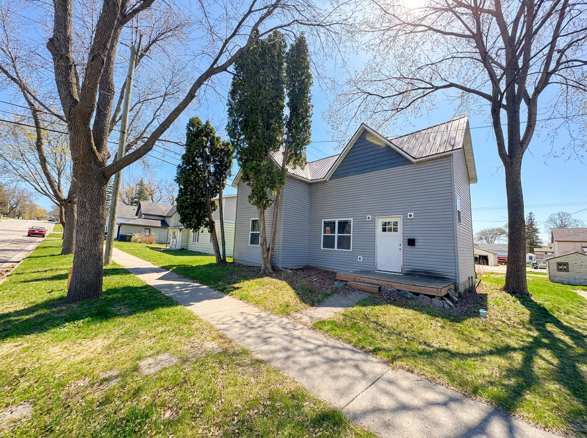710 South Oak Street Fergus Falls, MN 56537 - Photo 1 of 15