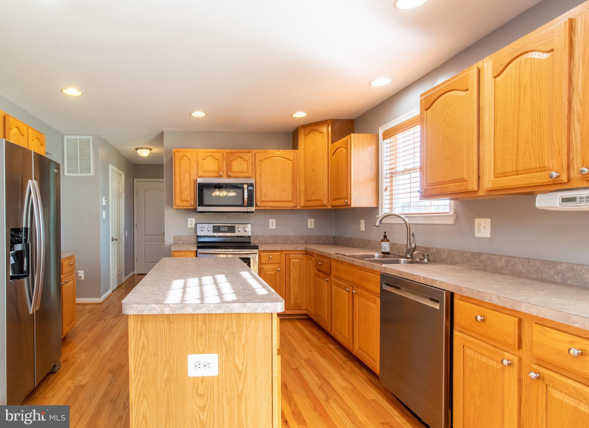29169 Thompson Corner Road Charlotte Hall, MD 20622 - Photo 7 of 31 Kitchen