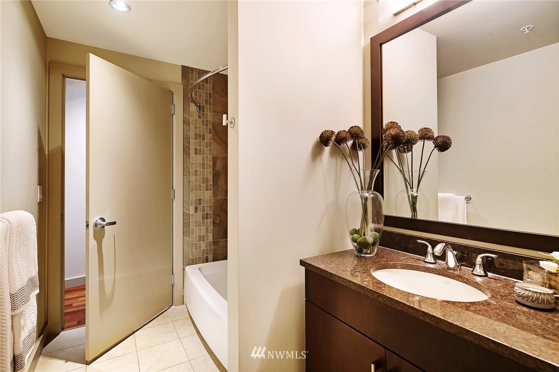 910 Lenora Street, Unit S207 Seattle, WA 98121 - Photo 19 of 25