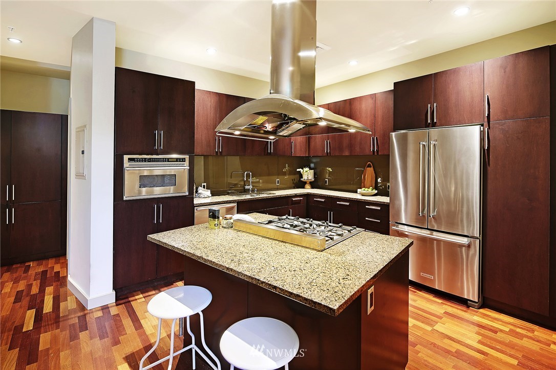 910 Lenora Street, Unit S207 Seattle, WA 98121 - Photo 8 of 25