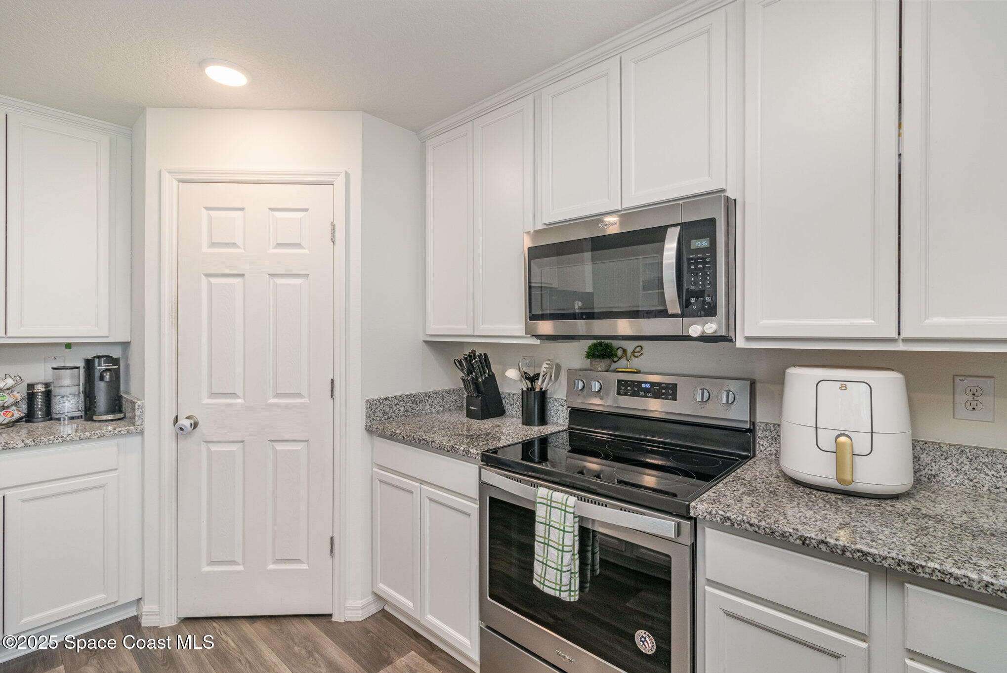 1043 Corbin Circle Southwest Palm Bay, FL 32908 - Photo 12 of 30 011_img_7614-edit_386