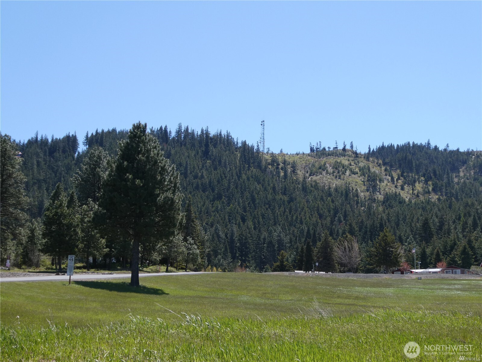 831 Horse Heaven Road Cle Elum, WA 98922 - Photo 25 of 32 a view of a golf course
