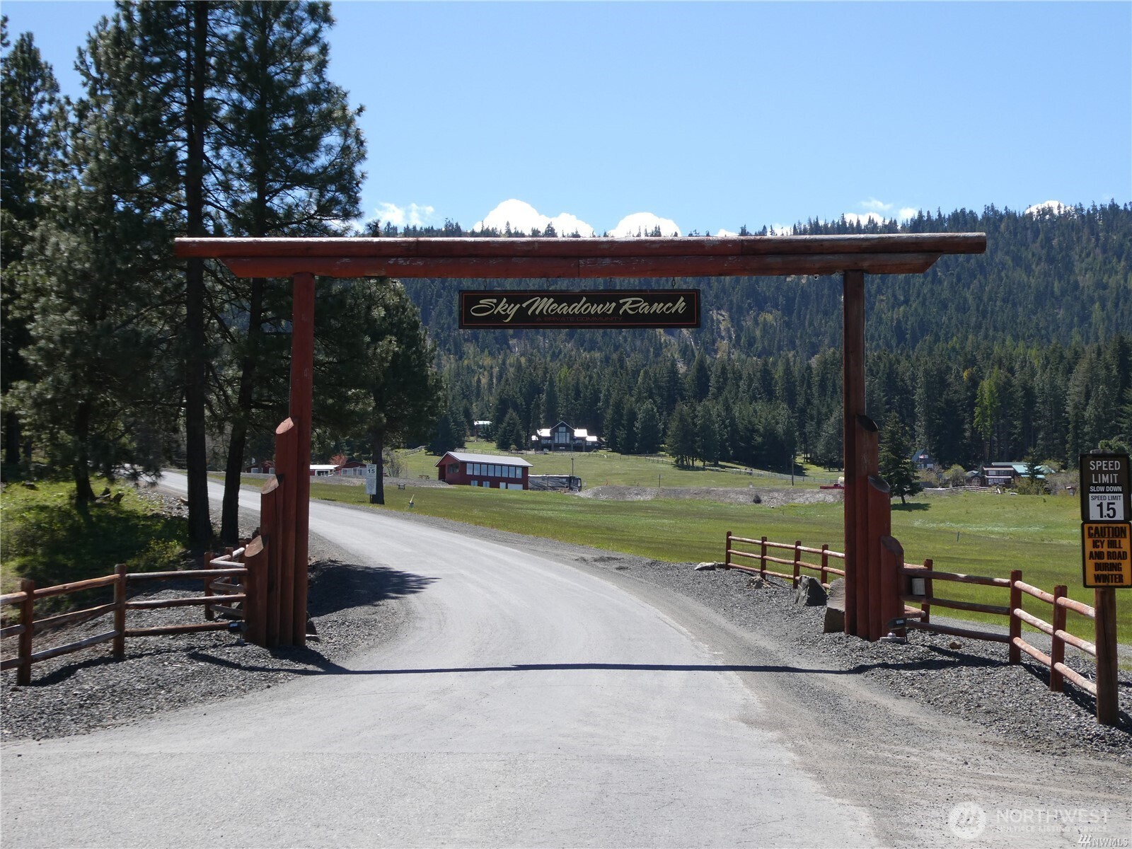831 Horse Heaven Road Cle Elum, WA 98922 - Photo 9 of 32 a view of a porch