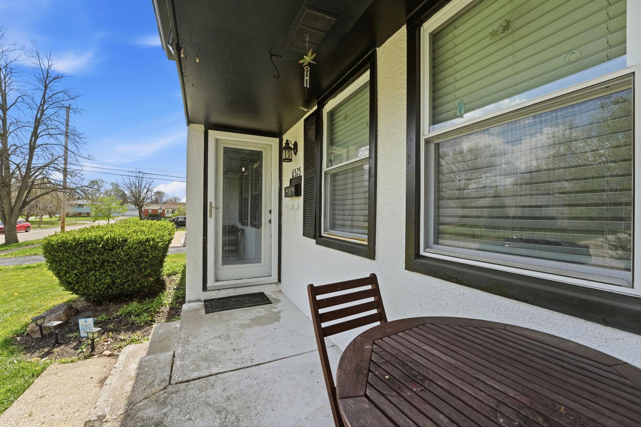 6525 Devonhill Road Columbus, OH 43229 - Photo 4 of 24 23-web-or-mls-6325-devonhill-rd