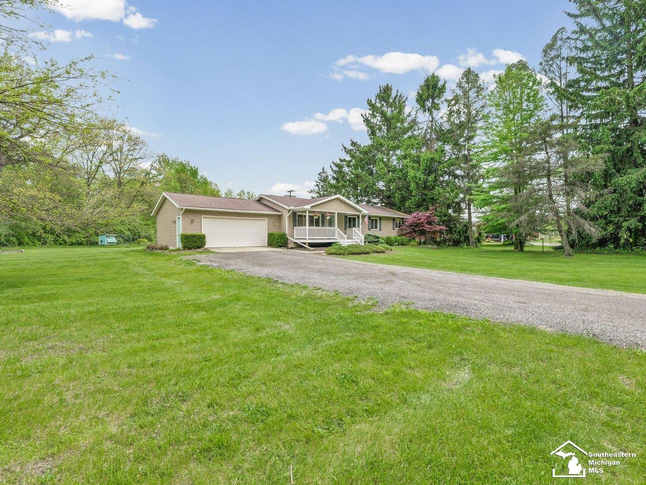 2037 Meanwell Road Dundee, MI 48131 - Photo 2 of 54