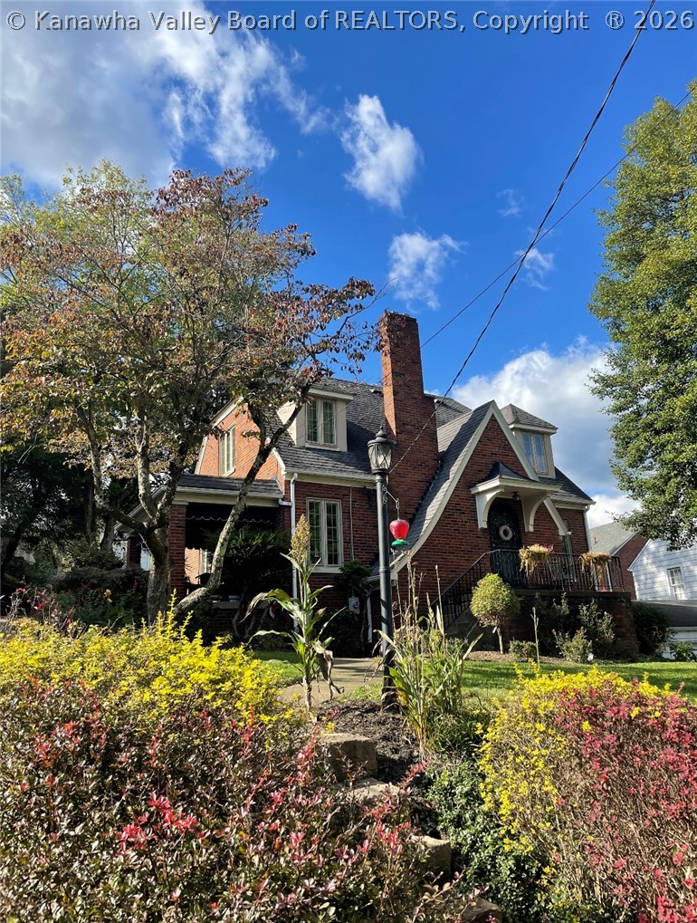917 Chester Road Charleston, WV 25302 - Photo 1 of 19 Gallery Image 1