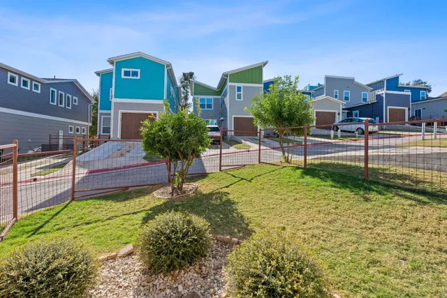 $2,300 | 1912 Dinsdale Lane, Austin, TX 78741