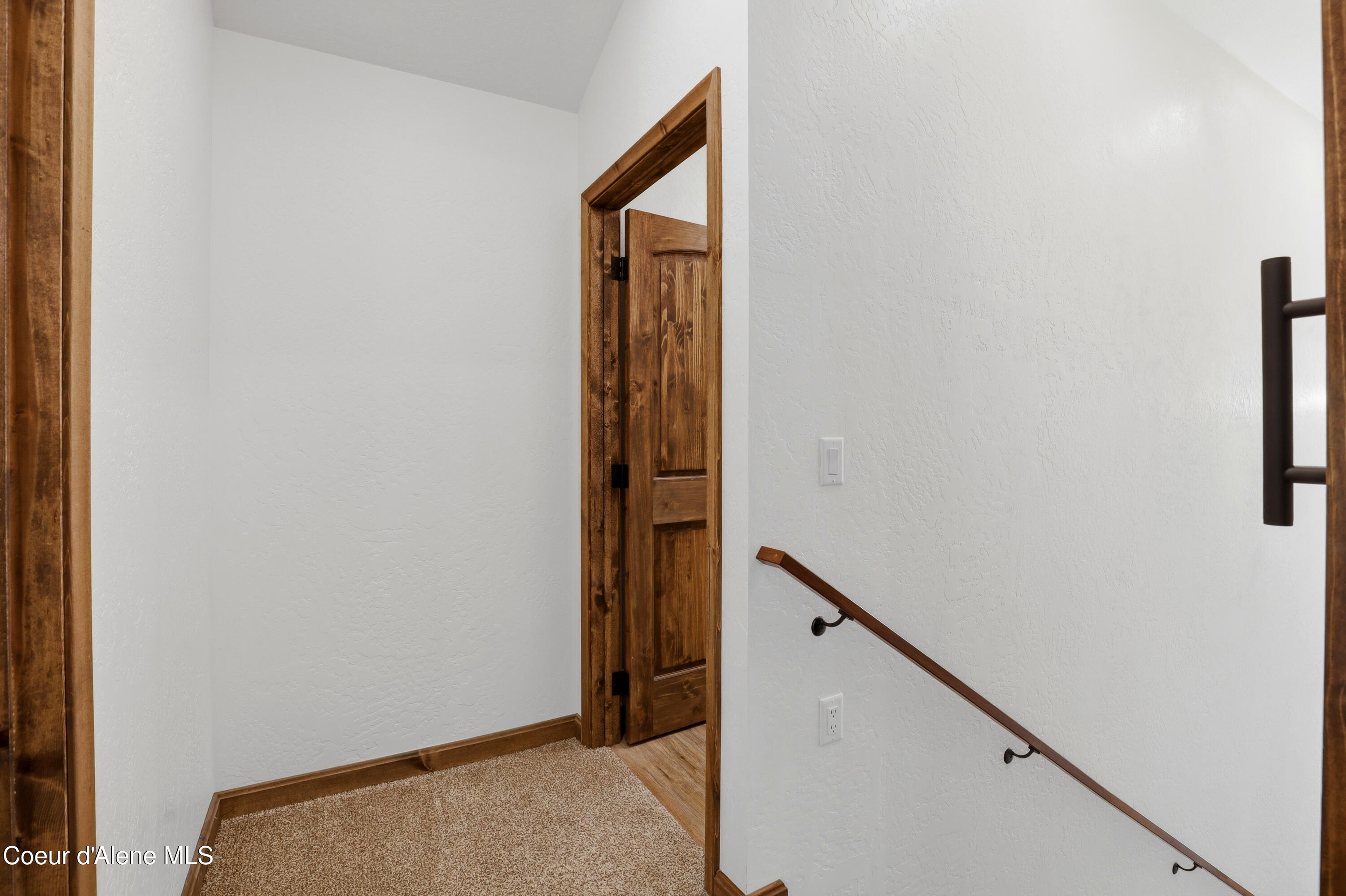 253 Hanaford Road Blanchard, ID 83804 - Photo 22 of 58 21_img_6006