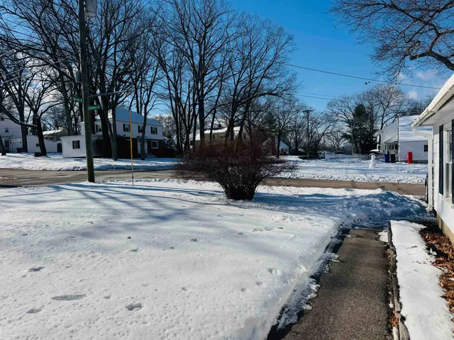 $525,000 | 264 North Street, Manchester, NH 03104