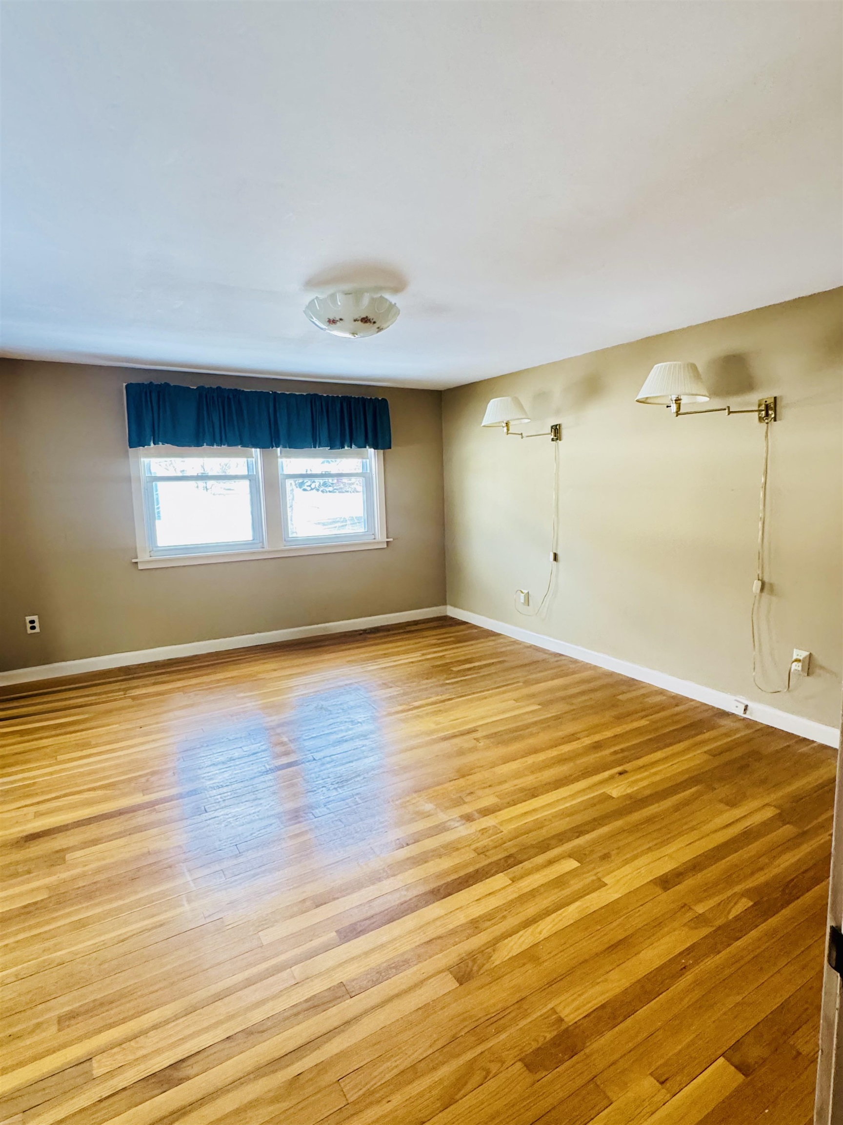 264 North Street Manchester, NH 03104 - Photo 31 of 60