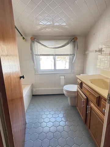 $525,000 | 264 North Street, Manchester, NH 03104