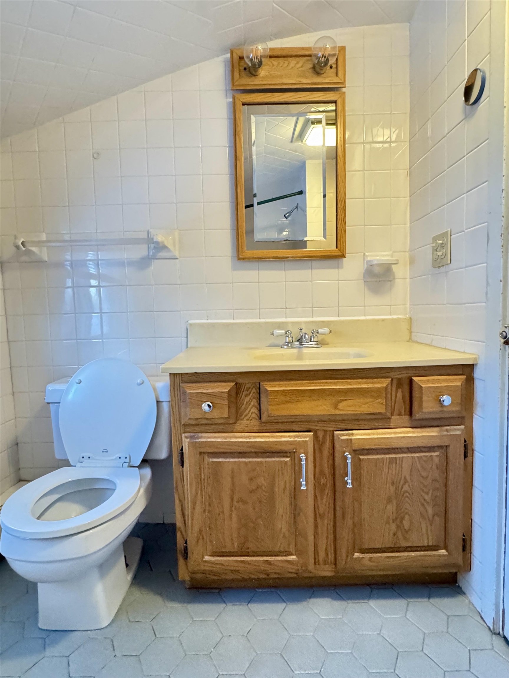 264 North Street Manchester, NH 03104 - Photo 40 of 60