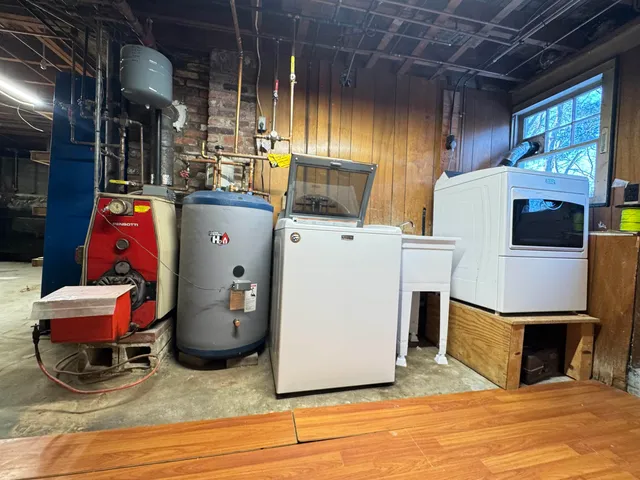 $525,000 | 264 North Street, Manchester, NH 03104