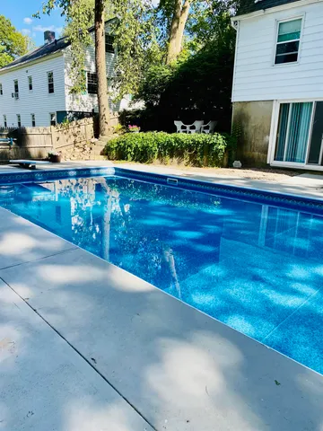 $525,000 | 264 North Street, Manchester, NH 03104