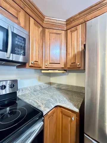 $525,000 | 264 North Street, Manchester, NH 03104