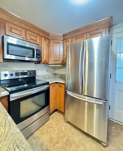 $525,000 | 264 North Street, Manchester, NH 03104