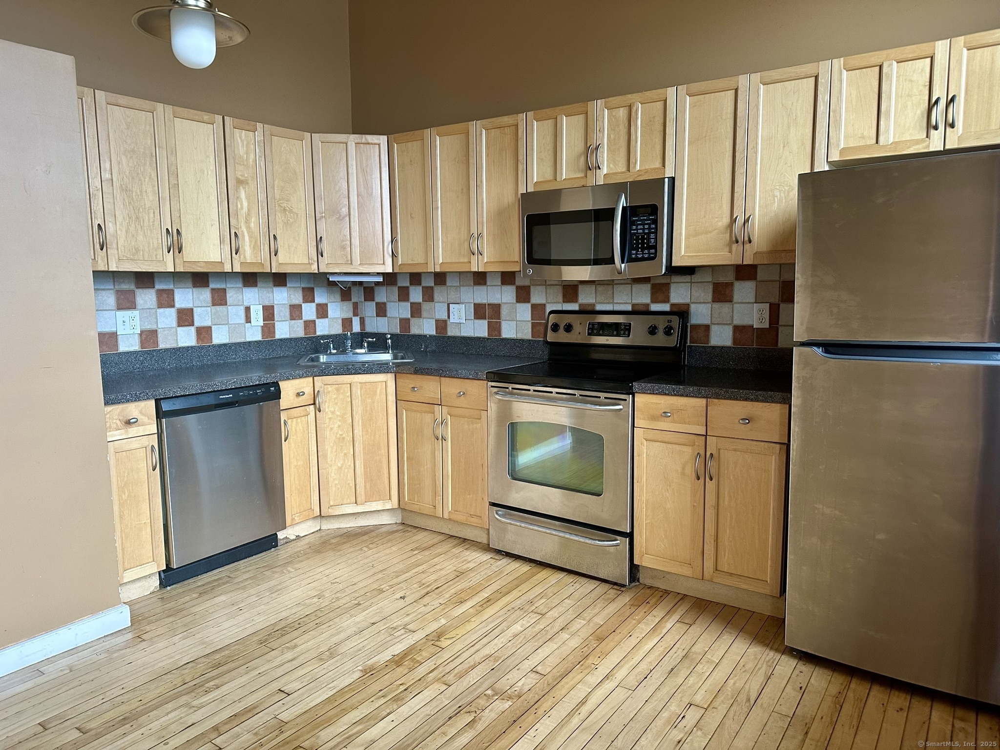 325 Lafayette Street, Unit 3303 Bridgeport, CT 06604 - Photo 7 of 24