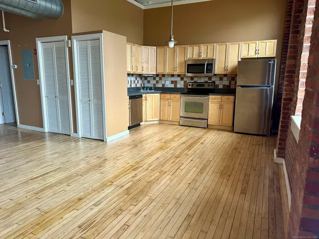 $170,000 | 325 Lafayette Street, Unit 3303, Bridgeport, CT 06604