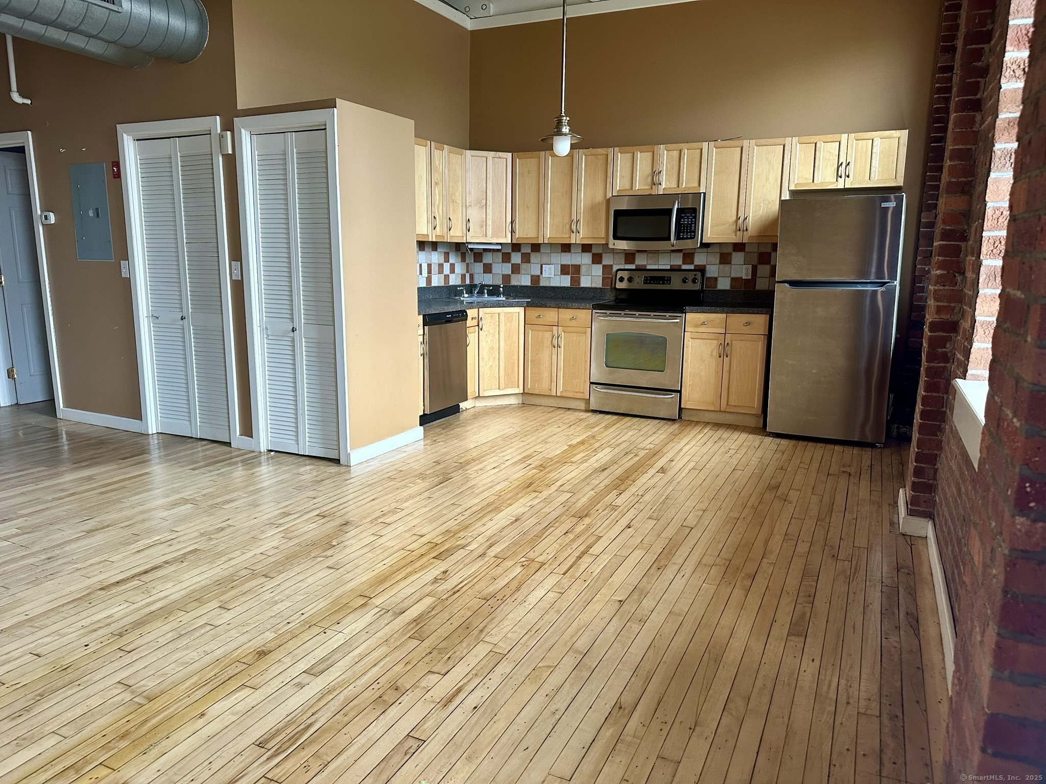 325 Lafayette Street, Unit 3303 Bridgeport, CT 06604 - Photo 8 of 24