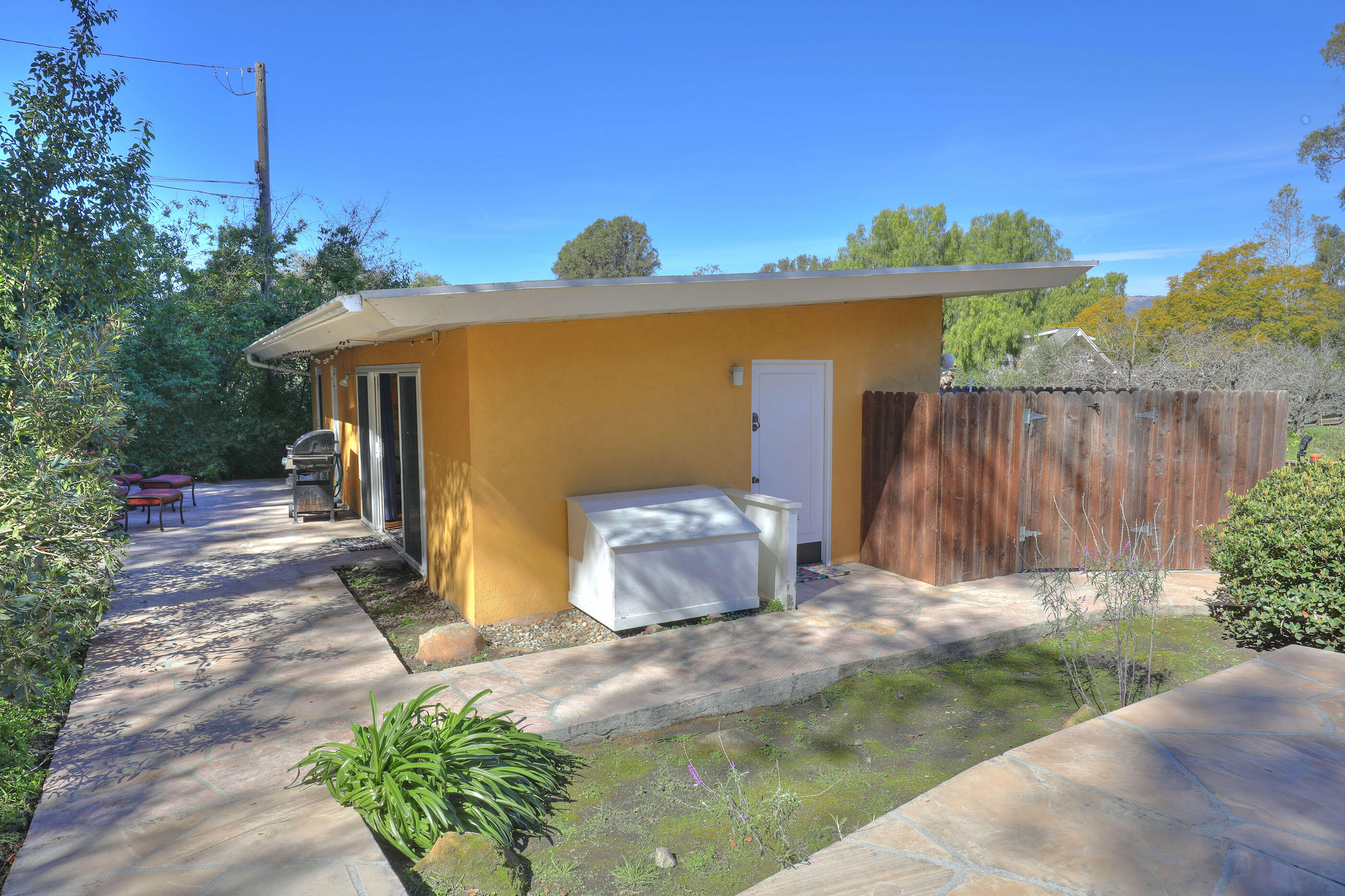 399 Arboleda Road Santa Barbara, CA 93110 - Photo 31 of 53 Accessory structure