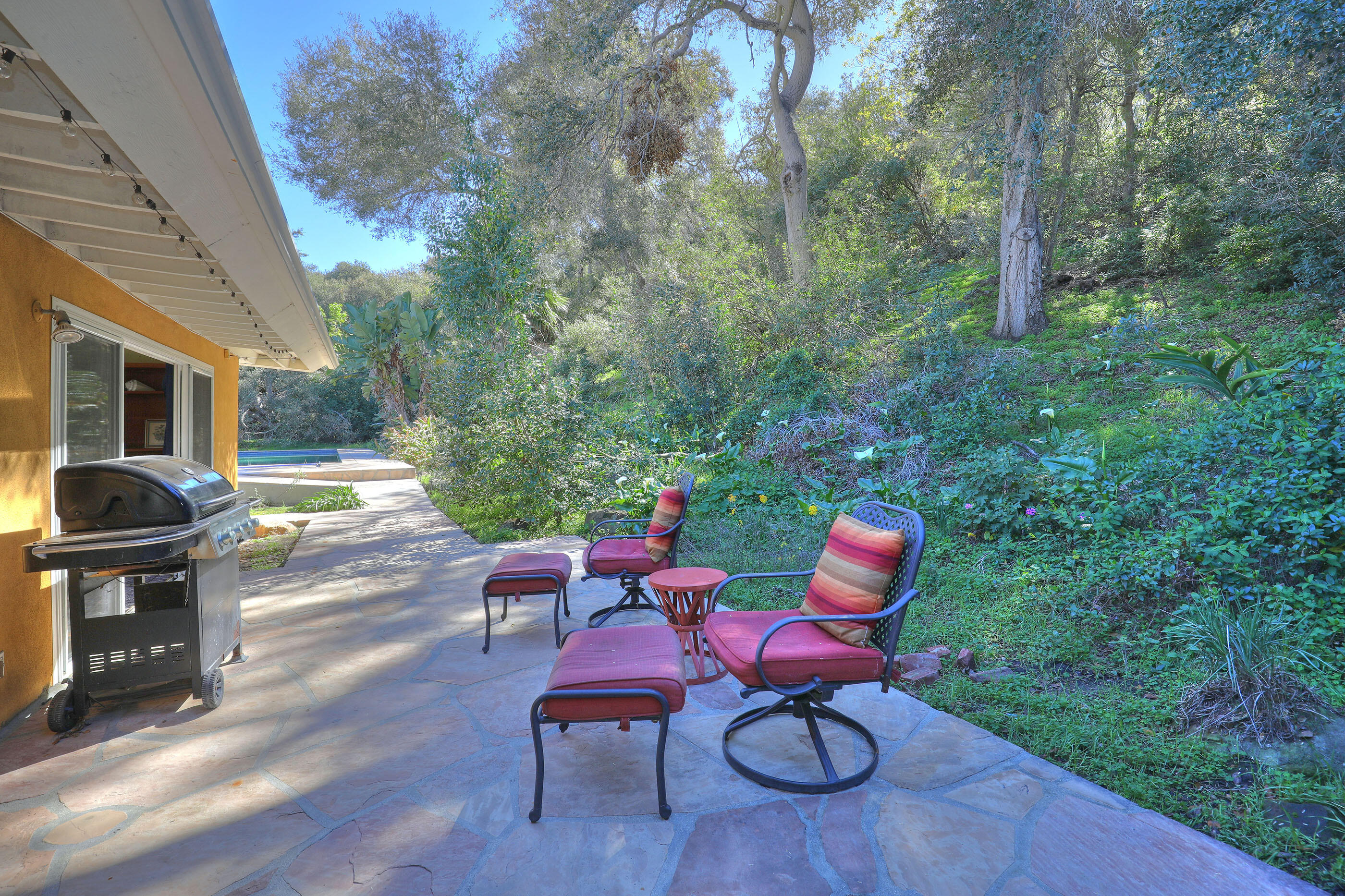 399 Arboleda Road Santa Barbara, CA 93110 - Photo 32 of 53 Accessory structure Patio