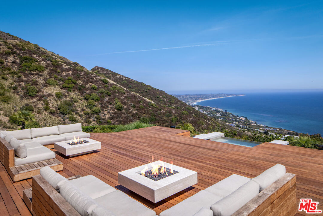 4310 Encinal Canyon Road Malibu, CA 90265 - Photo 2 of 28