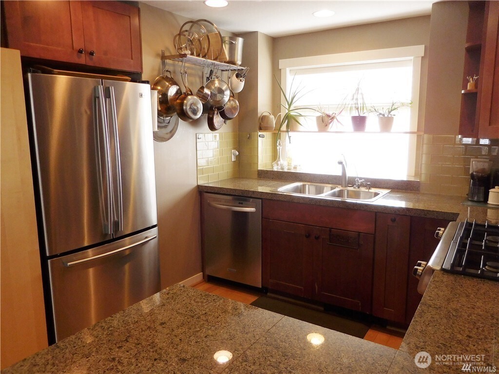 3615 Albion Place North, Unit A Seattle, WA 98103 - Photo 10 of 22