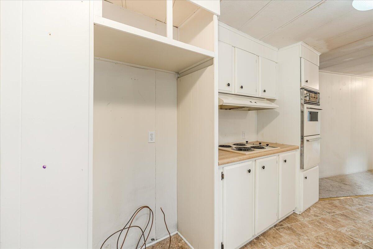 60214 Agate Road Bend, OR 97702 - Photo 13 of 31 Kitchen