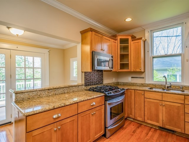 613 Rosemont Avenue Raleigh, NC 27607 - Photo 12 of 28 Kitchen