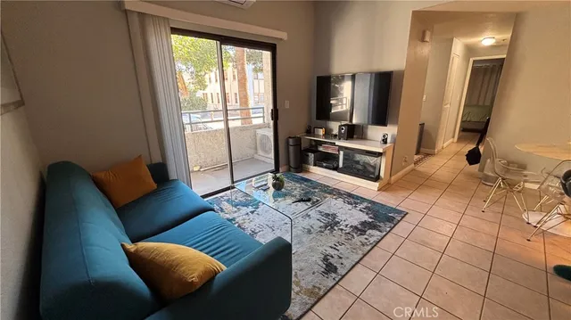 $375,000 | 720 West 4th Street, Unit 114, Long Beach, CA 90802