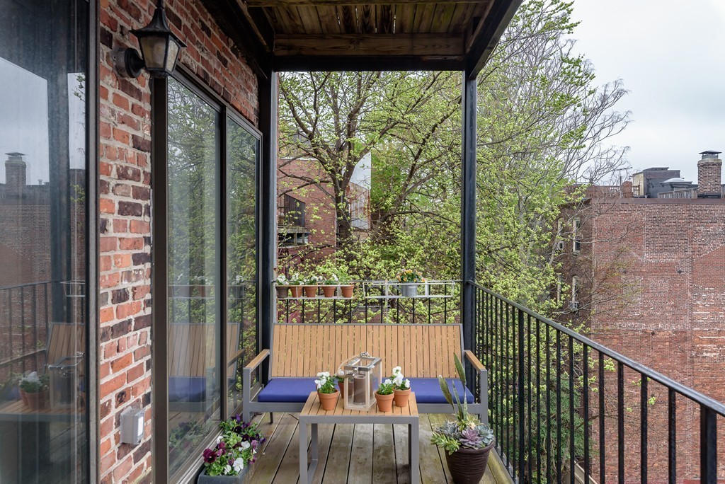 23 Pinckney Street, Unit 4 Boston, MA 02114 - Photo 12 of 13