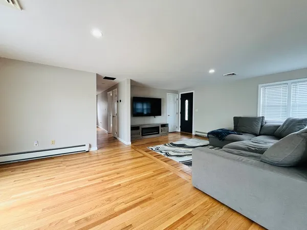 $4,000 | 28 Etna Road, Dedham, MA 02026