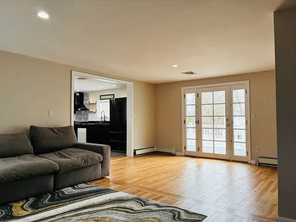 $4,000 | 28 Etna Road, Dedham, MA 02026