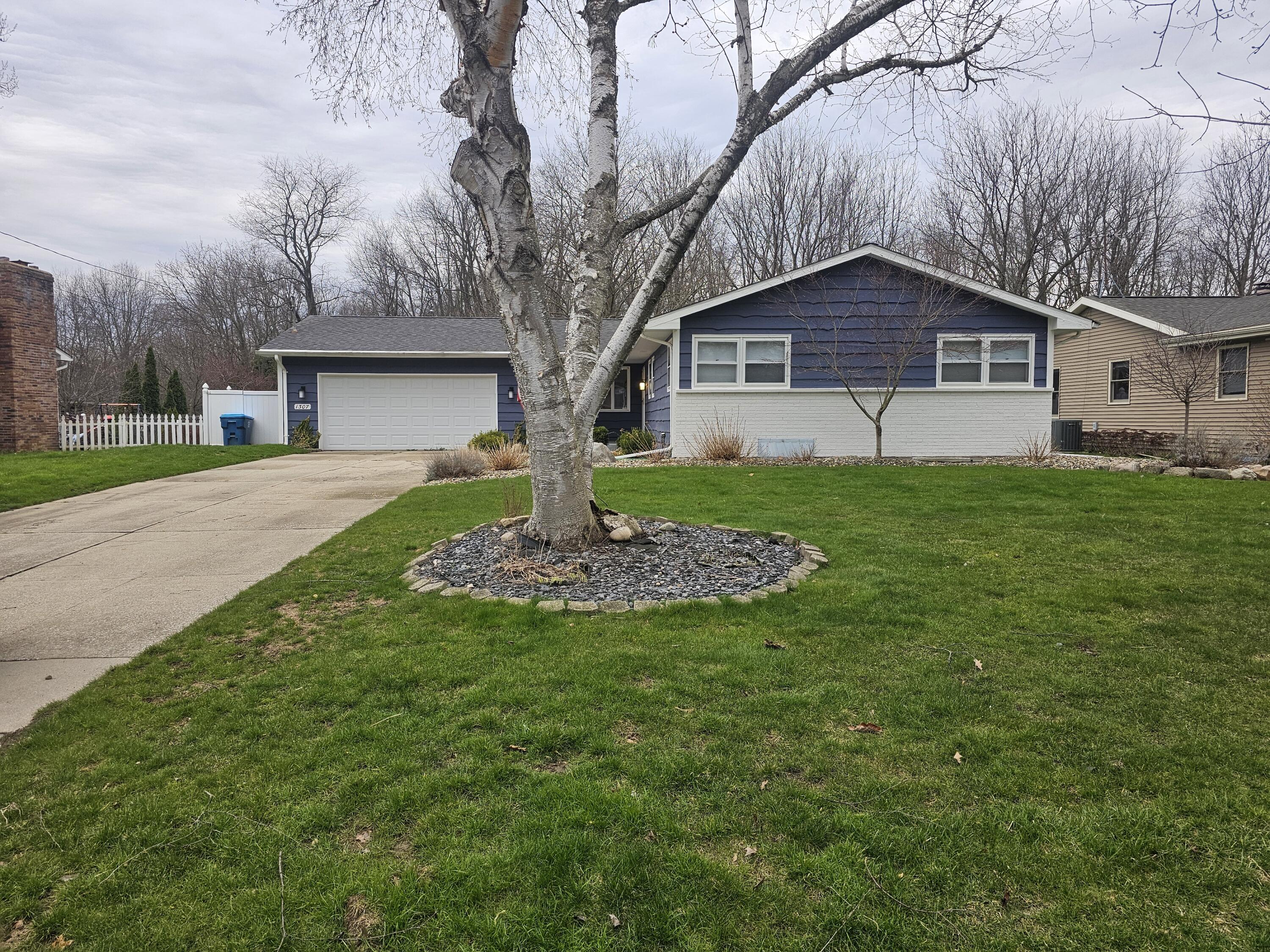 1307 Northampton Road Kalamazoo, MI 49006 - Photo 1 of 7 20250413_083802 (1)