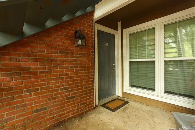 $1,325 | 13130 Blanco Road, Unit 301, San Antonio, TX 78216