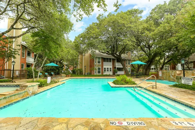 $1,325 | 13130 Blanco Road, Unit 301, San Antonio, TX 78216