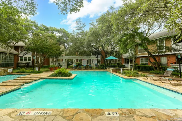 $1,325 | 13130 Blanco Road, Unit 301, San Antonio, TX 78216