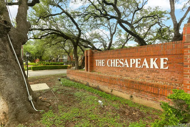 $1,325 | 13130 Blanco Road, Unit 301, San Antonio, TX 78216