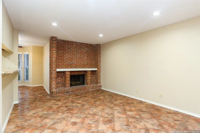 $1,325 | 13130 Blanco Road, Unit 301, San Antonio, TX 78216